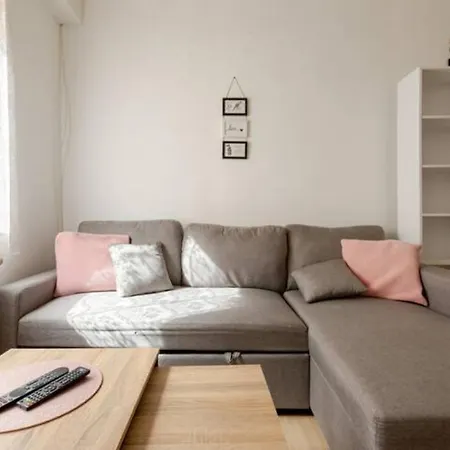 ++++ Renove 200 M Et 300 M De La Rue Piétonne ++++ Appartamento